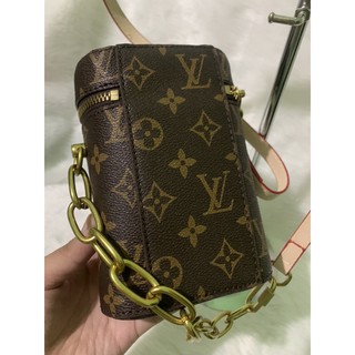 Louis Vuitton Cellphone Bag (2)