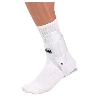 Mueller USA Lite Ankle Support Hinged Brace One Size Piece