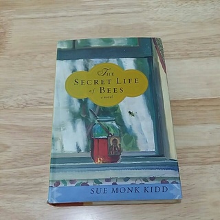 The Secret Life of Bees by Sue Monk Kidd ( Hardbound)
