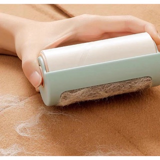 Hair sticking device roller type household folding rolling brush clothes roll paper felt sticky hair