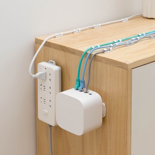 Plug Socket Retainer Self-adhesive Wall-mounted Strong Cable Wire Organizer (2)