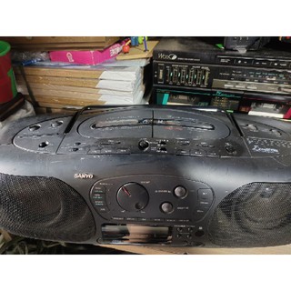 Radio/casette/CD/minidisk player