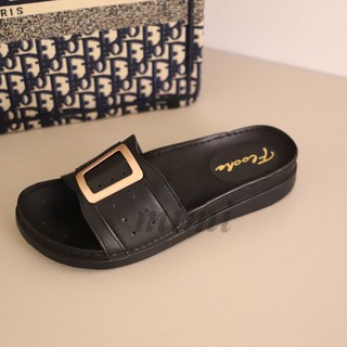 floche and Elements Sandals on sale (4)