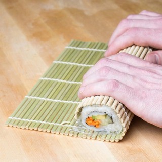 Bamboo Sushi Rolling Mat (1)