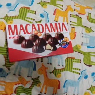 Meiji Almond/Macadamia
