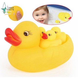 【Ready Stock】☇▽4Pcs Rubber Yellow Duck Family Bath Set Floating Bath Tub Toy JNA