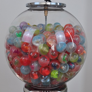 Candy Vending Machines With Stand/5 peso coin Pedestal Candy Gumball Machine with stand Capsule Toy (3)