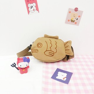 New Japanese creative cute cartoon small fish canvas messenger bag girl embroidery messenger bag (7)