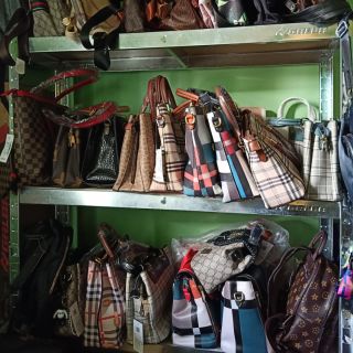 Various ladies bags and wallets Live selling link only.