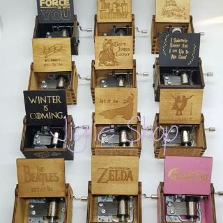 HAND CRANK MUSIC BOX -LORD OF THE RING & MORE (2)