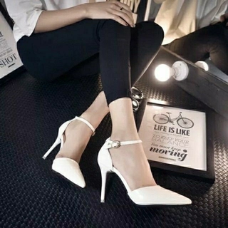 Ladies pointed shoes 1 strap