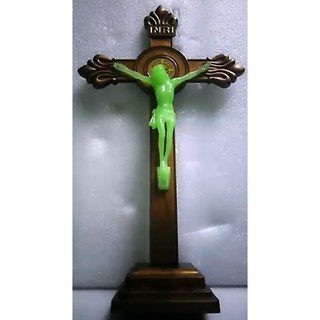 EHC 404A BROWN CROSS WITH BASE AND LUMINOUS JESUS 11"