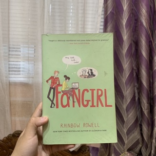 Fangirl by Rainbow Rowell (Paperback)