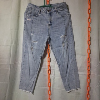 Denim jeans for teens and youngs ones. Preloved denim jeans washed already.
