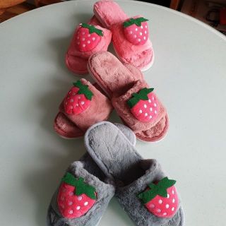 Japanese three-dimensional cute strawberry home soft cotton slippers