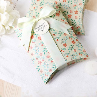 50pcs/lot New Flower Pillow Box Ribbon Bow Present Carton Pouch Kraft Paper box Wedding Favors Gift (1)