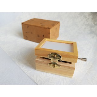 Wooden photo hand-crank music box