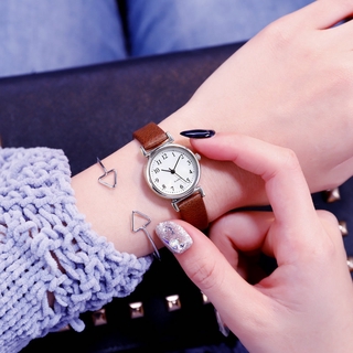 Super Hot Watch Women Chic Retro Small Watch Student Mini Korean Simple Watch