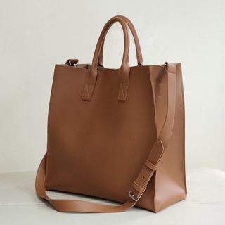itag.manila #itagLouise / Leather Tote Bag