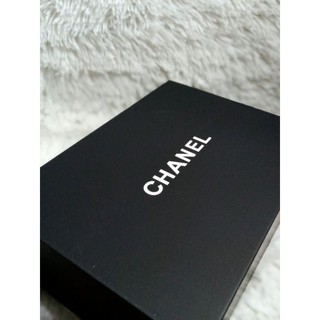 C* Chanel (S)Magnetic box & more (read description below)