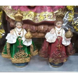 3 inches poly sto nino green and red polyresin