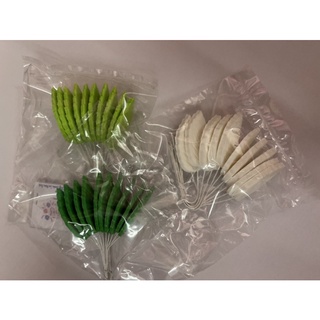 edible leaves (wired) for cakes (4cm size)