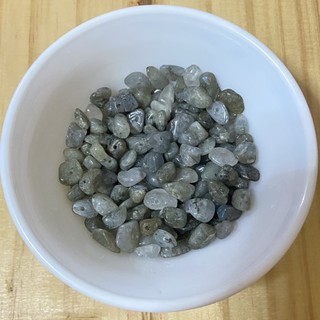 Labradorite Chip Stone (Semi Precious Stone)