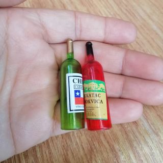 Mini wine bottle souvenirs giveaway