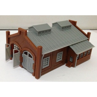 Outland Models Locomotie Shed / Engine House (2-Stall) Z Scale Train Railway NB8H
