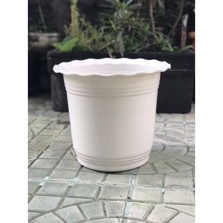 Plastic Wavy Pot (10x9 inch - Off White) / BB pot-300