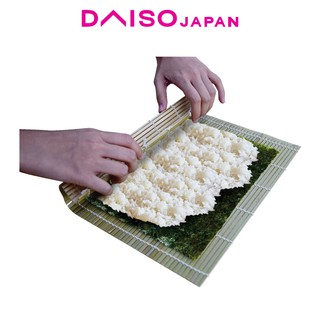 Daiso Sushi Rolling Mat (1)