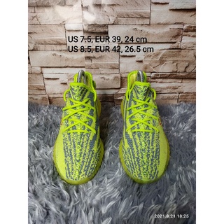 YEEZY BOOST (MALL PULL OUT HIGH QUALITY)