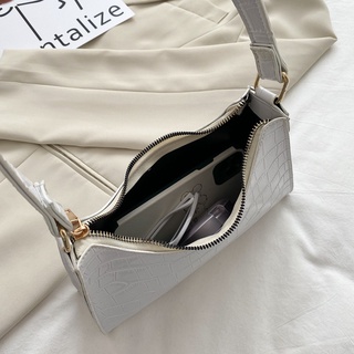 【Dinner bag】Retro Crocodile Pattern Baguette Bag Women Fashion PU Leather Armpit Bag French Shoulder (5)