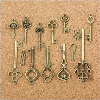 1 Set of 13 Pcs Antique Keys Vintage Pendant Metal Jewelry