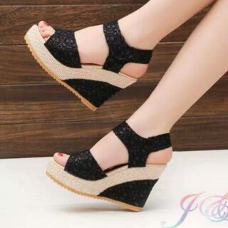 Lace wedge