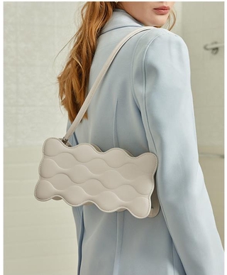 Original Niche Design Bag 2021 New Cloud Bag Handbag Retro Baguette Underarm Bag (1)