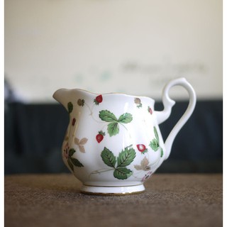 Export British high-end bone China wild strawberry tea set/tea pot/dinner plate/teacup sugar pot milk pot (5)