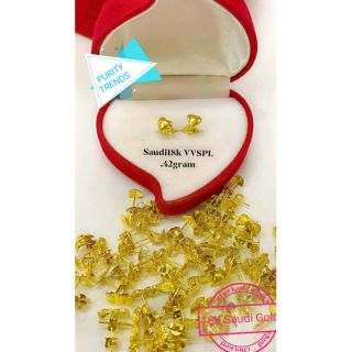 Heart earring, 18k Saudi Gold,.42grams,pawnable,authentic, good for investment. Brand new
