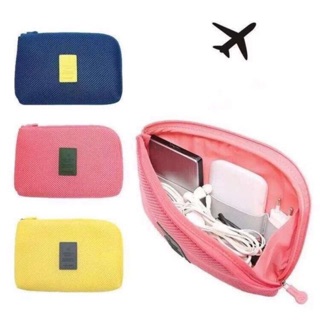 Handy travel organizer pouch/gadget organizer