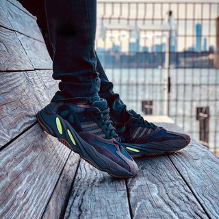Yeezy700 V2 Wave Geode Black Soul Volcanic Ash Clunky Shoes Casual Men's and Women's Shoes (1)