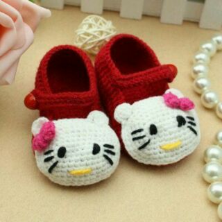 Crochet hello kitty shoes