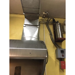STAINLESS EXHAUST RANGE HOOD W/DUCTING