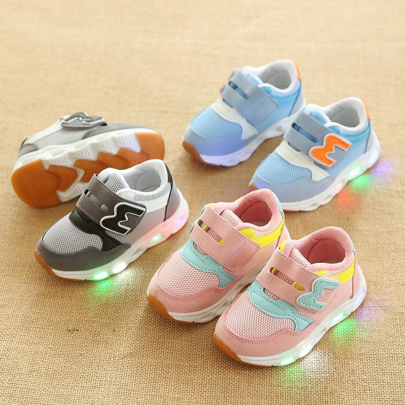 Kids LED light breathable net casual running shoes