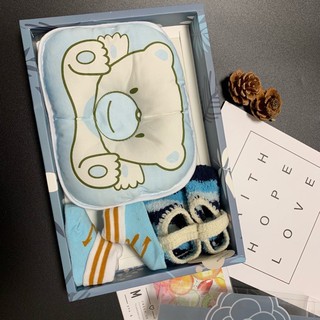 Baby pillow set Newborn cartoon pillow, socks, glove set (1)