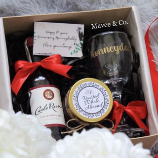 MAVEE Personalized Wine Glass Gift Set