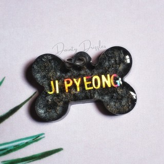 PET TAG (Small Dog Bone) | Resin by Dainty Drizzles (2)