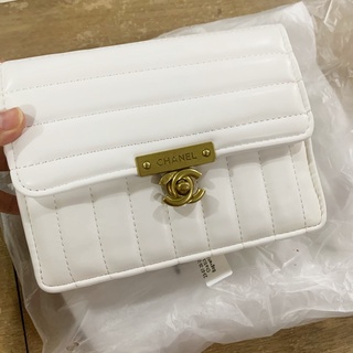 normal Chanel small sling shoulder bag white and black color size 20cm