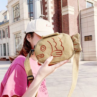 New Japanese creative cute cartoon small fish canvas messenger bag girl embroidery messenger bag (2)