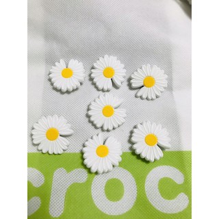 Daisy SHOE CHARMS CLOG SHOES PINS CHARMS Shoe Charms Pins for slippers bag and shoes