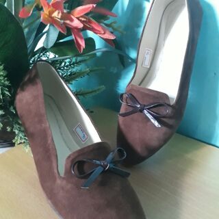 POINTED TOE SUEDE LOAFERS (8)